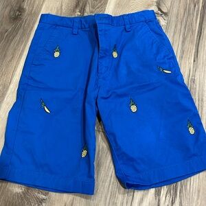 Boys vineyard vines shorts size 14. Excellent like new condition.